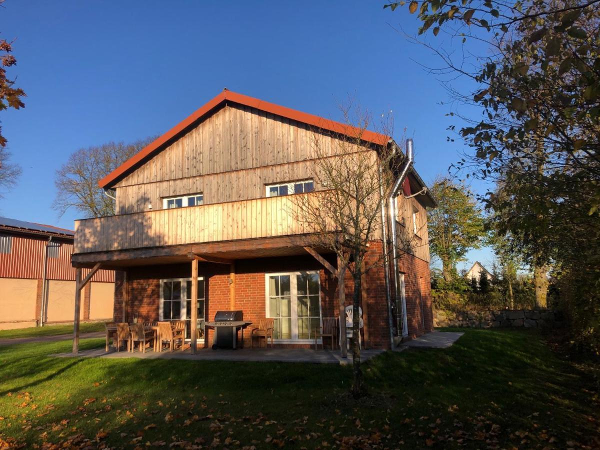 Farm-Chalet Renzow Exterior photo